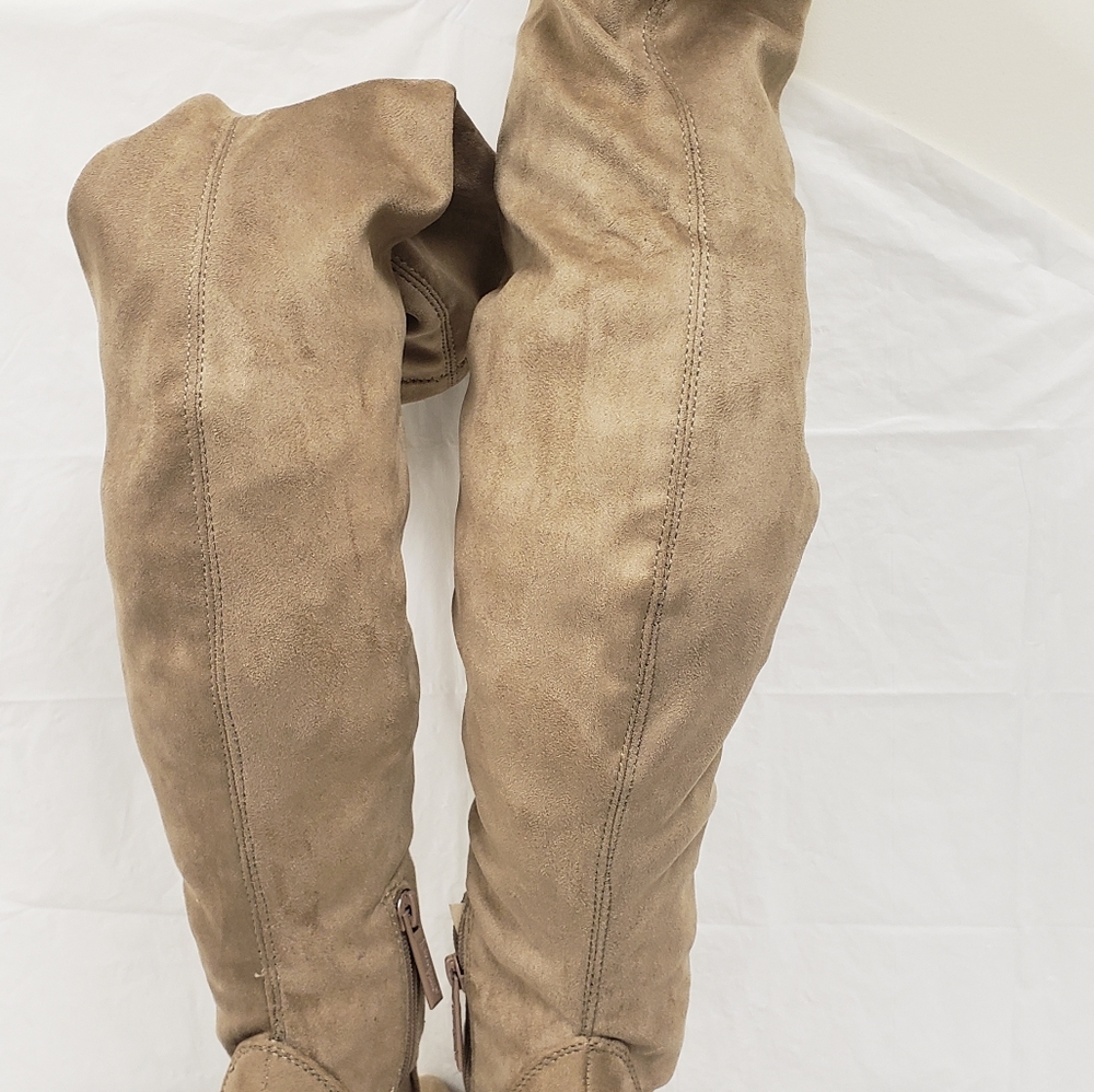Tan suede thigh high boots - Picture 3 of 9